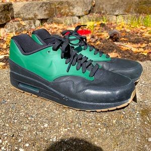 Nike Air Max Green and Black 8.5 men’s